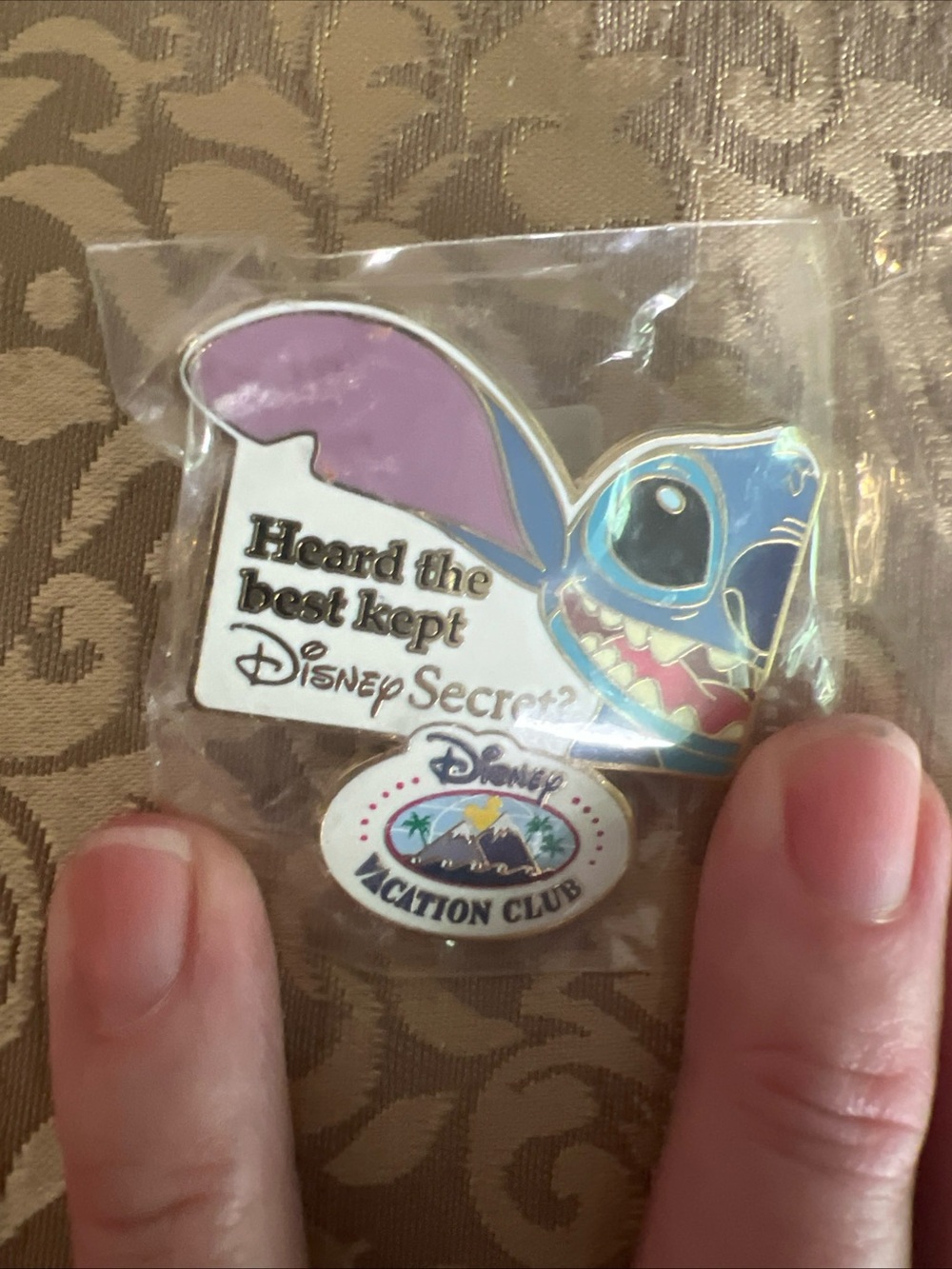 DVC Disney Vacation Club Best Kept Secret Stitch Pin NEW